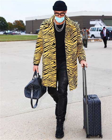 These Travis Kelce Outfits Convinced Me to Root for the Chiefs — ZEITGEIST