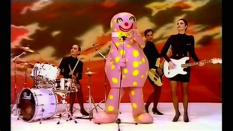 Mr Blobby Music Video Acordes - Chordify