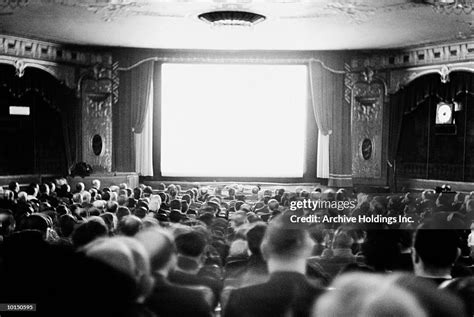 Audience In Movie Theater 1935 High-Res Stock Photo - Getty Images