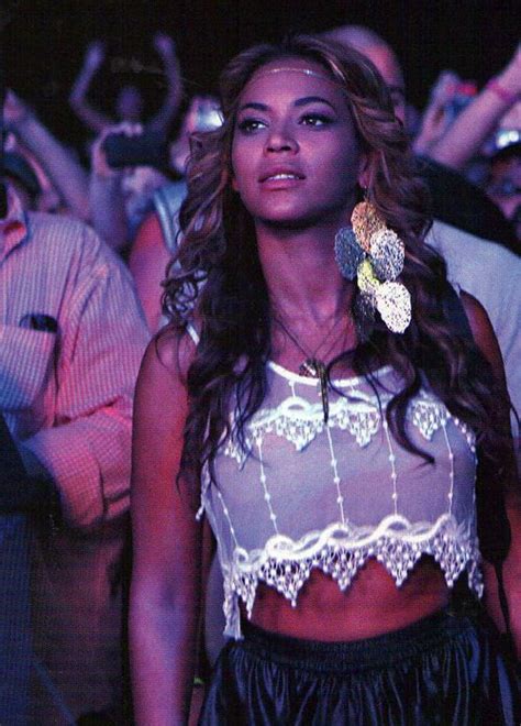 Love that outfit and Love her. | Beyonce, Beyonce style, Beyonce knowles