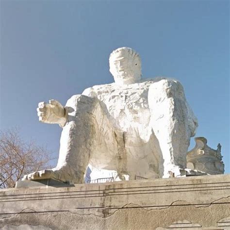 Giant statue in Oarai, Japan - Virtual Globetrotting