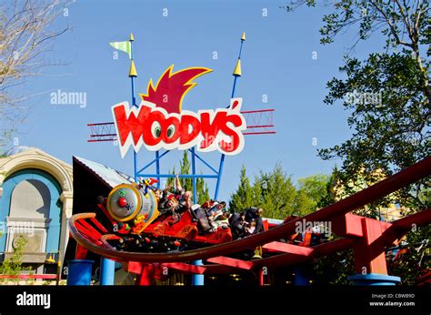 Woody woodpecker nuthouse coaster hi-res stock photography and images - Alamy