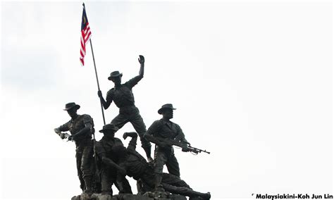 Tugu Negara Silhouette