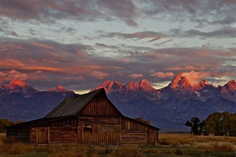 Sunrise on Mormon Row | Smithsonian Photo Contest | Smithsonian Magazine