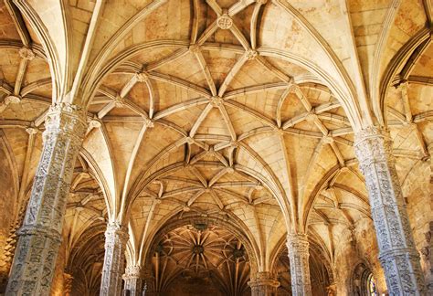 Mesmerising interior of the Jeronimos Monastery, Lisbon, Portugal ...