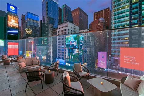 Top 12 NYC Hotels with View of Times Square Ball Drop – Trips To Discover