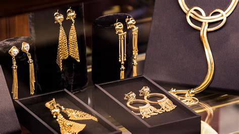 Karat Gold Compared: 9k, 10k, 12k, 14k, 18k, 22k, or 24k? - Jewelry Informer