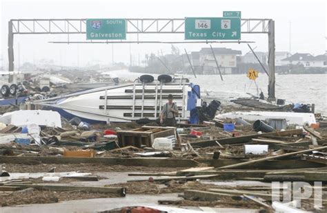 Photo: Hurricane Ike Hits in Texas - GAL2008091305 - UPI.com