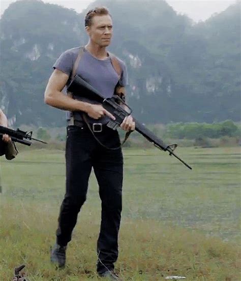 26 best Tom Hiddleston in KONG SKULL ISLAND images on Pinterest | Skull ...