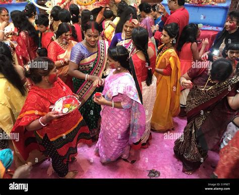 Durga Puja, Dhaka, Bangladesh Stock Photo - Alamy