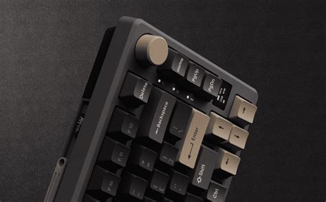 In-Depth Review of ROYAL KLUDGE M75 Keyboard (2024)