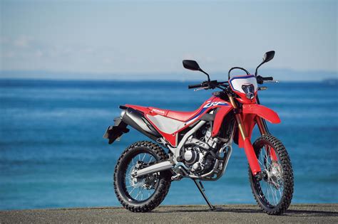 ホンダ「CRF250L」「CRF250L〈s〉」【1分で読める 2021年に新車で購入可能な250ccバイク紹介】 - webオートバイ