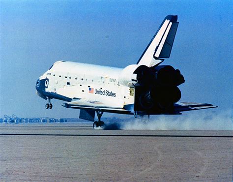 ESA - Landing of the Shuttle Challenger on 6 November 1985