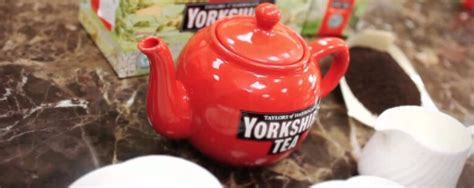 Limited edition Yorkshire Tea PS5 controller revealed | TheSixthAxis