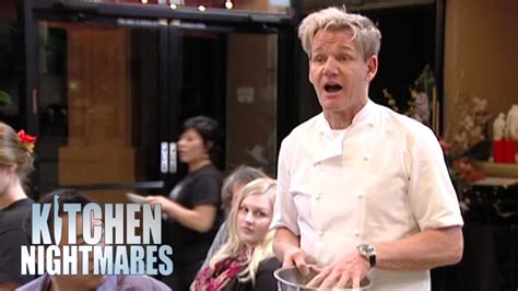 Ramsay Causes A Scene In The Restaurant – Kitchen Nightmares - T