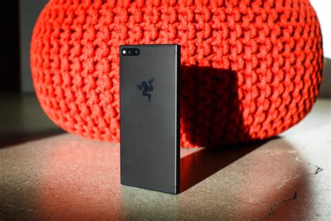 Razer's first phone has a gaming edge - CNET