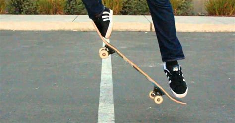 How To Ollie On A Skateboard: The Ultimate Beginner's Guide!