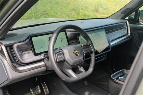 Rivian R1S Photos: Tour the Electric SUV's Sleek Interior - Business ...