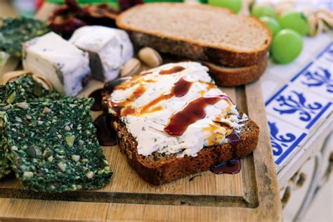 French Cheese and Bread Platter | Delicious french cheese pl… | Flickr