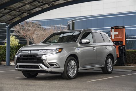 2019 Mitsubishi Outlander PHEV is ‘Best in Class Green Vehicle Hybrid or PHEV’ - The News Wheel