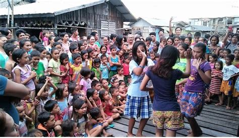 LOOK: visited the Badjao communities in Cebu City to bring food packs ...