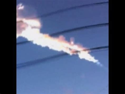 10-ton meteor falling over Russia caught on camera - YouTube