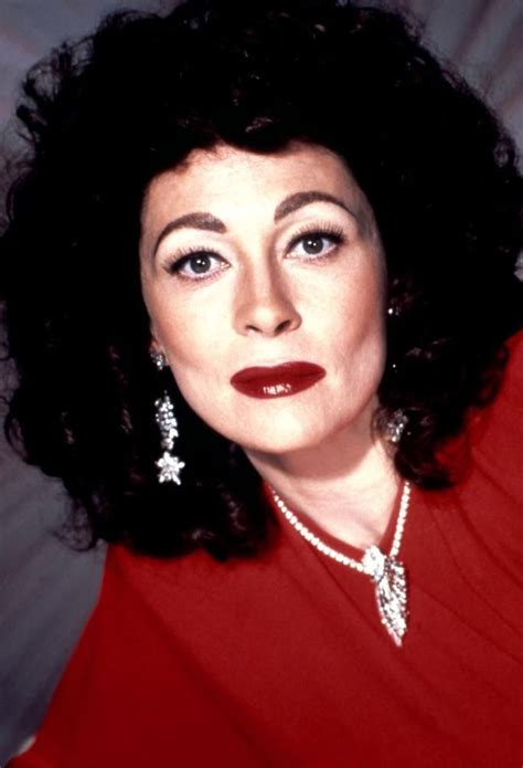 MOMMIE DEAREST, Faye Dunaway, 1981 (With images) | Faye dunaway, Mommy dearest, Joan crawford