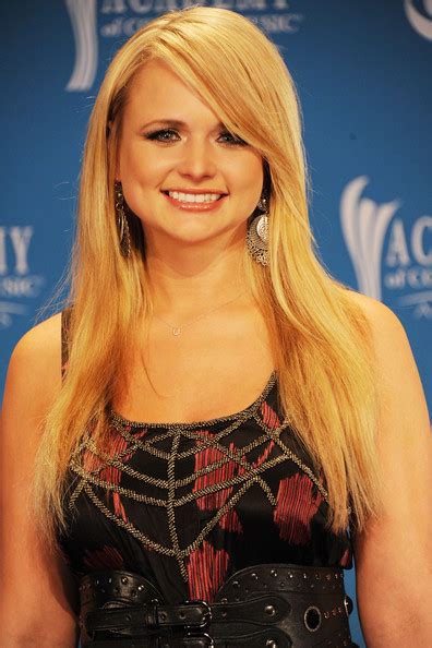 Hot Photos Celebrity: Miranda Lambert Hairstyles