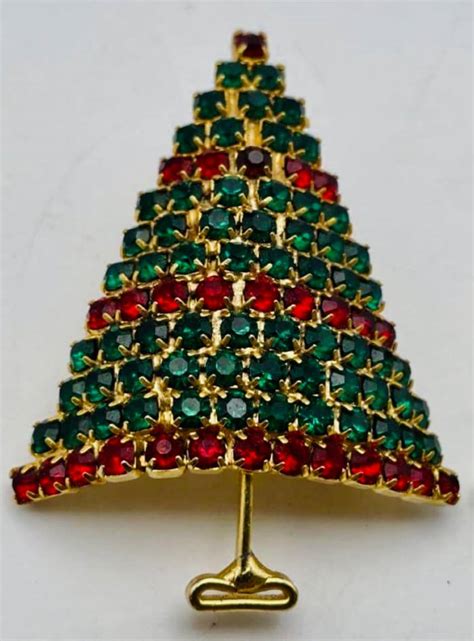 Collect and Display Vintage Christmas Brooches - HubPages