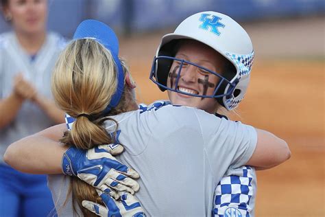 UK Softball Update and 3 Things to Know - A Sea Of Blue