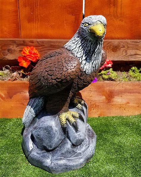 Hawk sculpture Zen garden Concrete bird figure hawk sculpture Backyard decor Garden statue Stone ...