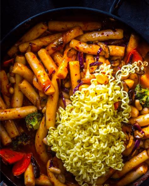 Tteokbokki & Ramen Noodles (“Rabokki”) - Best of Vegan