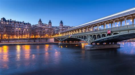 Pont de Bir-Hakeim at night, Paris 3 February 2019 - Pont de Bir-Hakeim ...