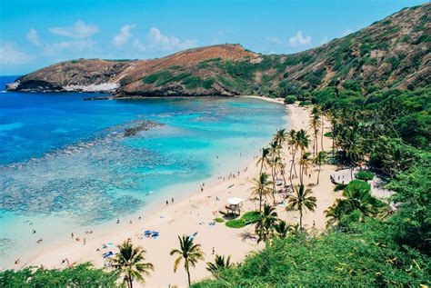 Save up to $300 on Hawaii vacation packages and earn up to 10k United Miles