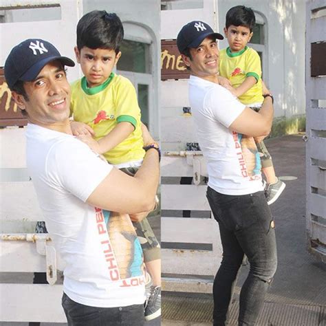 Tusshar Kapoor and son Laksshya make for an adorable dad-son duo as ...