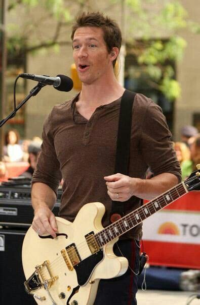 Zach Filkins (Guitarist) HE LOOKS SO EXCITED | One republic, Guitarist, Eddie fisher