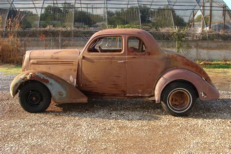 1936 Plymouth Deluxe 5 Window Coupe @ Barn finds for sale