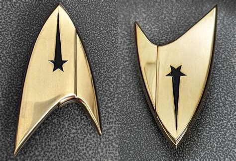 FanSets Continues STAR TREK Badge Line with DISCOVERY Command Delta ...