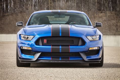 Reviewer Calls The Shelby GT350R The “Ultimate Ford Mustang ...