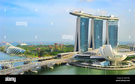 Singapore Ship Building High Resolution Stock Photography and Images ...