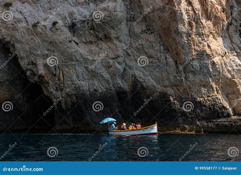 Blue Grotto Boat Trip, Malta Editorial Photography - Image of cruise ...