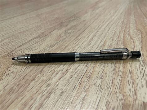 Review: The Uni Kuru Toga Roulette Mechanical Pencil