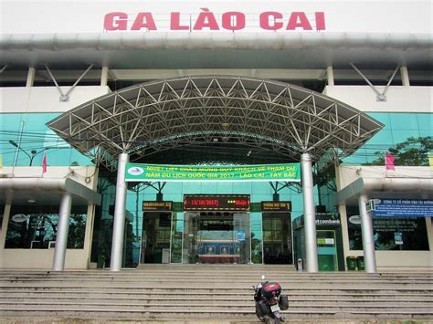 The Fanxipan Express: Hanoi to Lao Cai by Train (Passengers & Motorbikes) – Vietnam Coracle ...