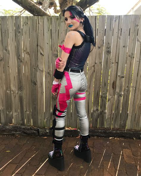 Fortnite Battle Royal - Sparkle Specialist Cosplay | Video game cosplay, Fortnite, Holloween costume