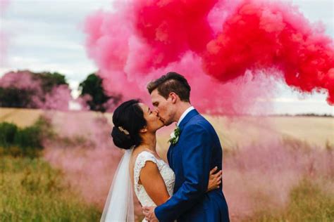 How to Use Smoke Bombs in your Wedding Photos