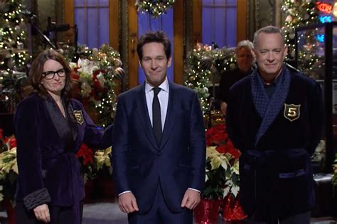 'SNL' tries to make it work without audience, music and most of cast after COVID outbreak