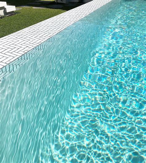 ASCHER🍃 on Instagram: “Feature Pool Tiling....I’m obsessed with it. A ...