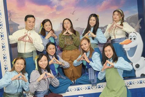 Hong Kong Disneyland Cast Members Show Off Arendelle: The World of Frozen Costumes ...