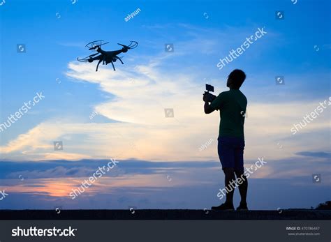 1,070 Guy Flying A Drone Images, Stock Photos & Vectors | Shutterstock