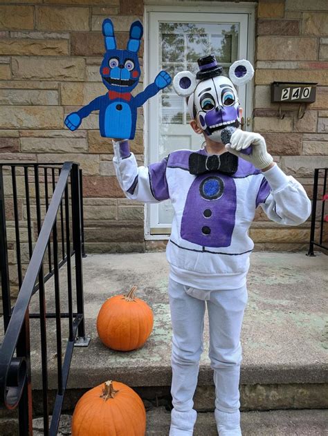 Girlfriend made her son a Funtime Freddy costume. It's pretty badass ...